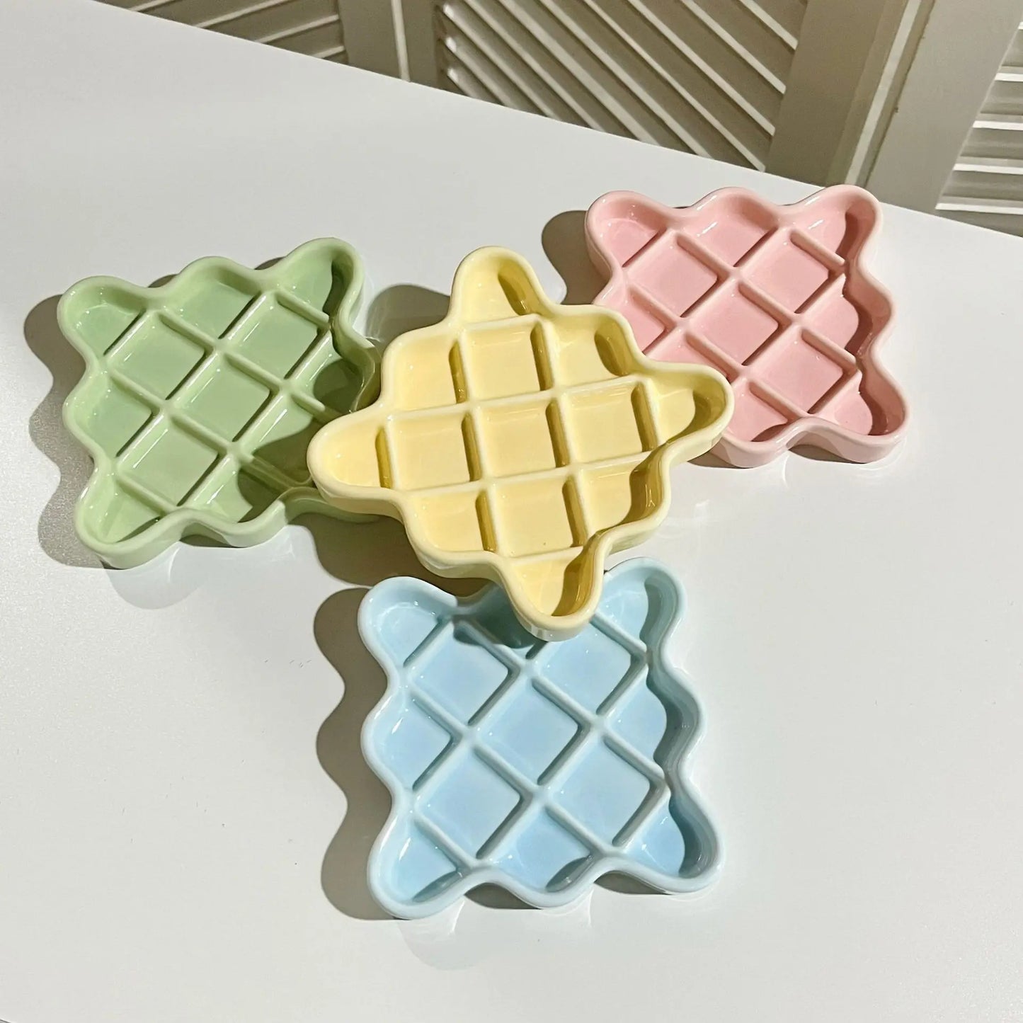Pet Slow Food Bowl, Irregular Pet Feeding Tray, Dopamine Colored Pet Supplies