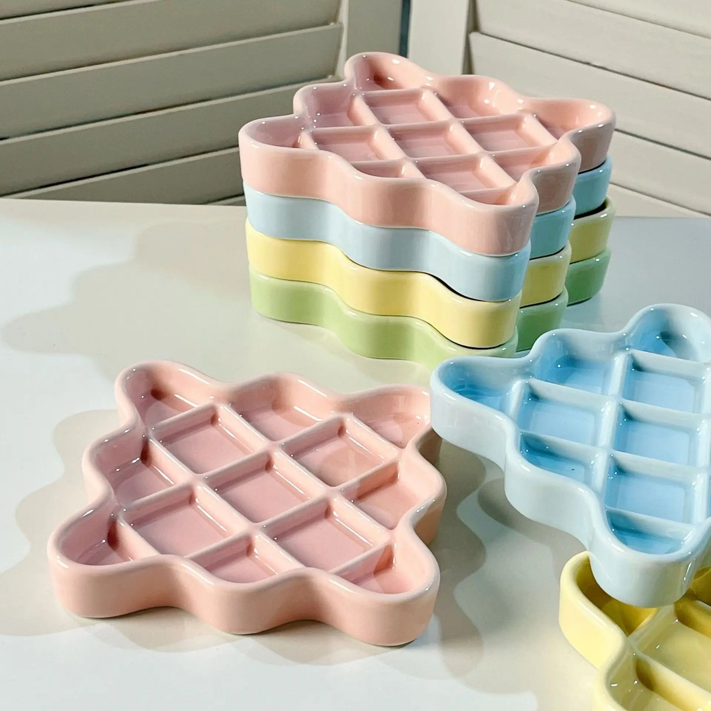 Pet Slow Food Bowl, Irregular Pet Feeding Tray, Dopamine Colored Pet Supplies